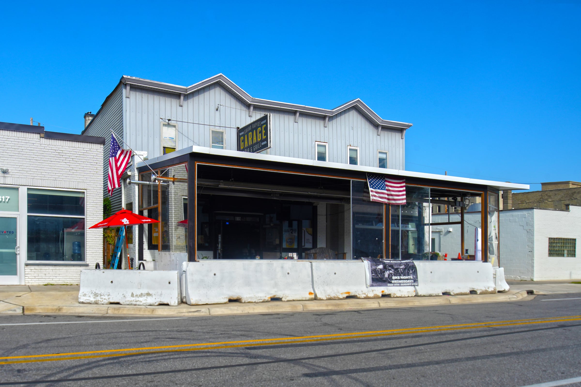 Garage Bar Apartments — view 7